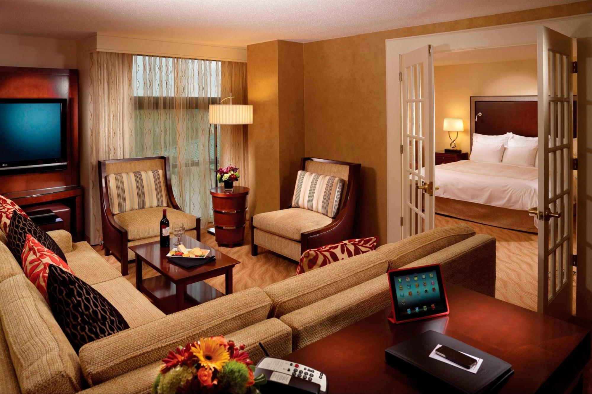 Отель Atlanta Marriott Альфаретта Экстерьер фото